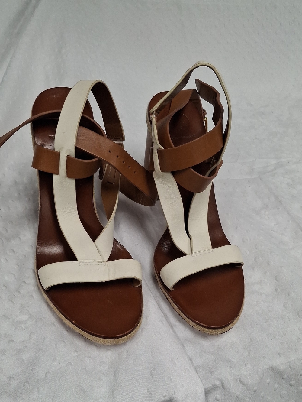 Tory Burch Two-Tone Brown and White Leather Sandals - Size 8.5